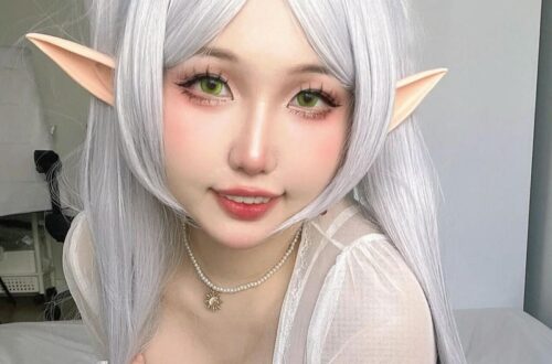 cosplay frieren khoe vú