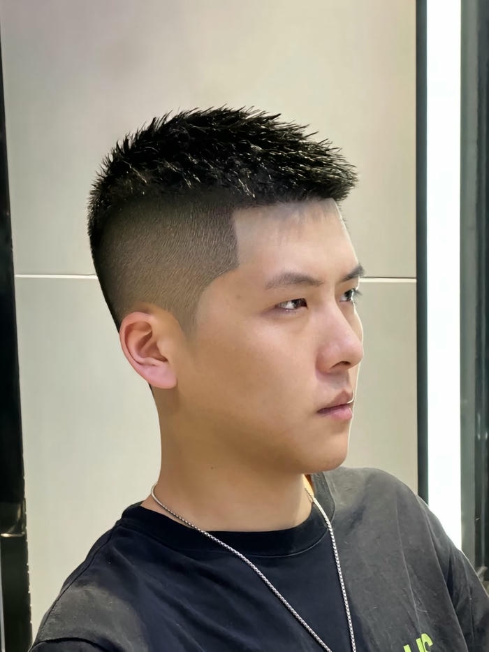 tóc mohican ngắn