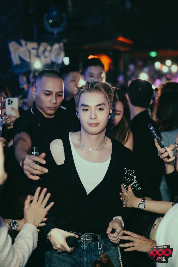 Negav cực chất