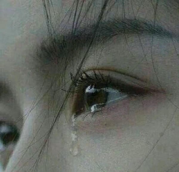 ảnh buồn khóc nữ