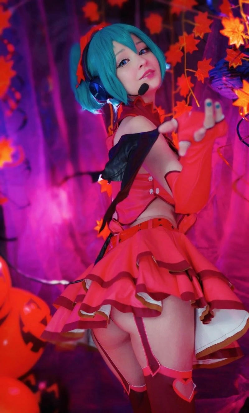 ảnh cosplay miku chào hàng
