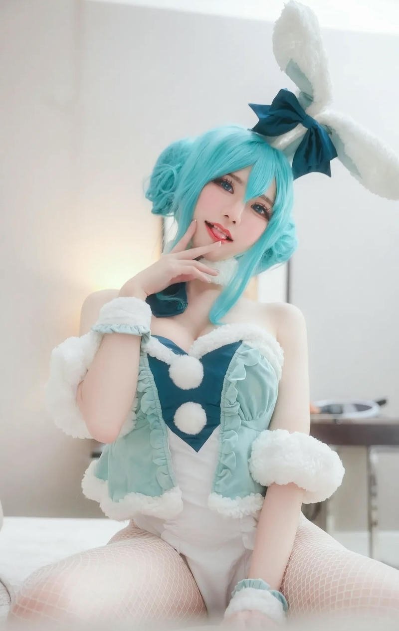 ảnh cosplay miku khiêu gơi