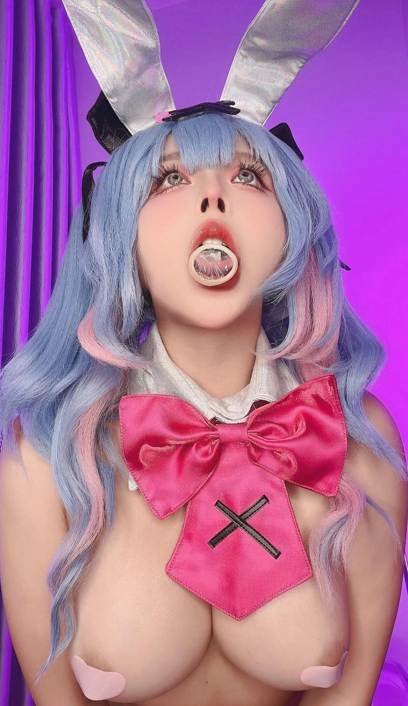 ảnh cosplay miku vú to