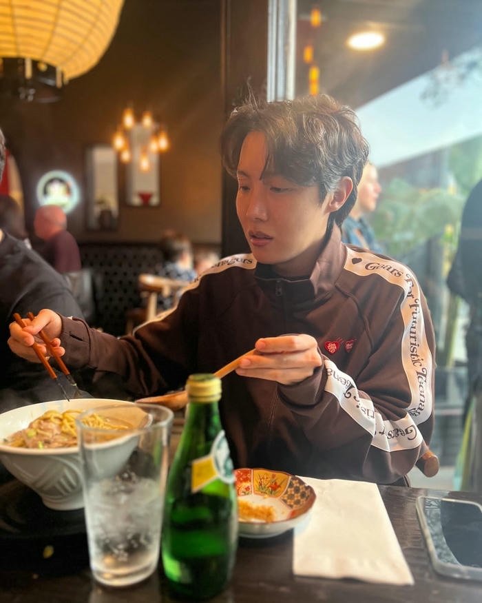 ảnh của j hope