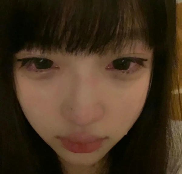 ảnh khóc buồn