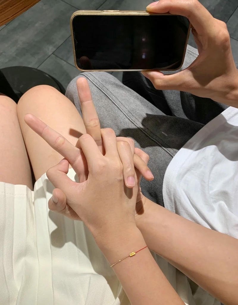 ảnh nắm tay cute