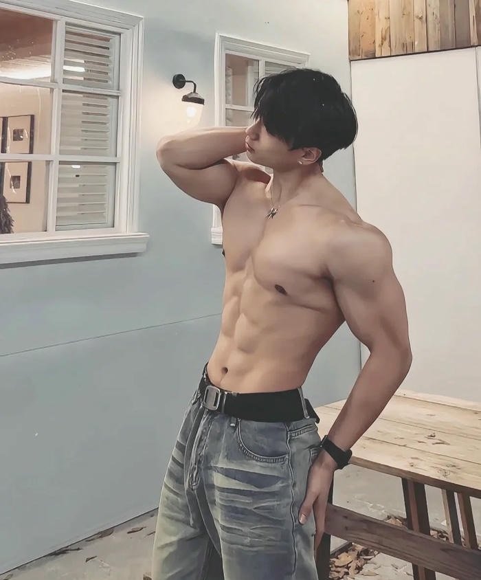 anh trai đẹp sáu múi