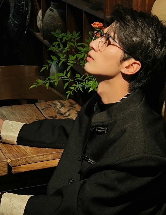 ảnh trai đẹp trung quốc đeo kính