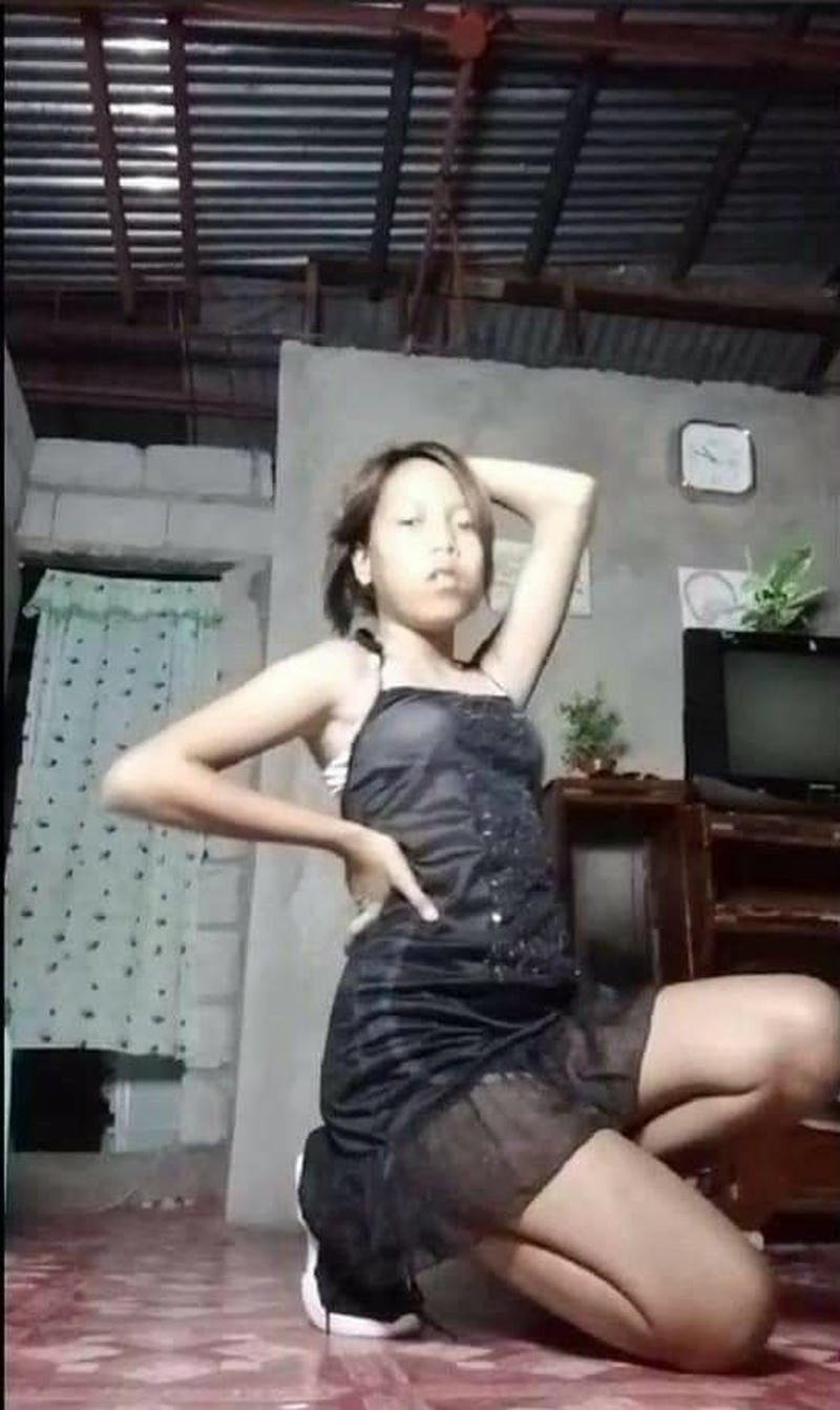 ảnh trẻ trâu khoe dáng