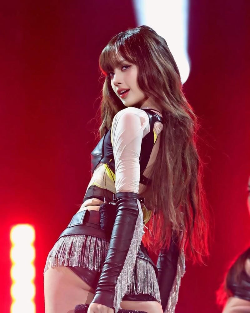 avatar lisa quay lưng
