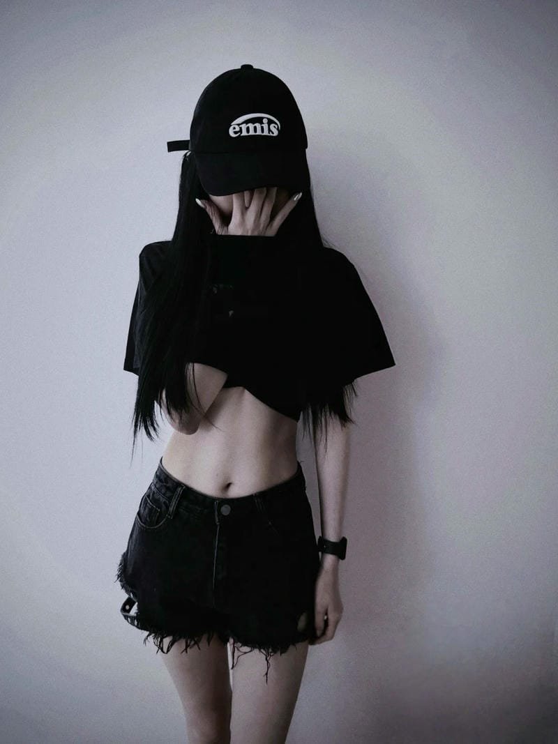 avatar nữ ngầu người thật che mặt