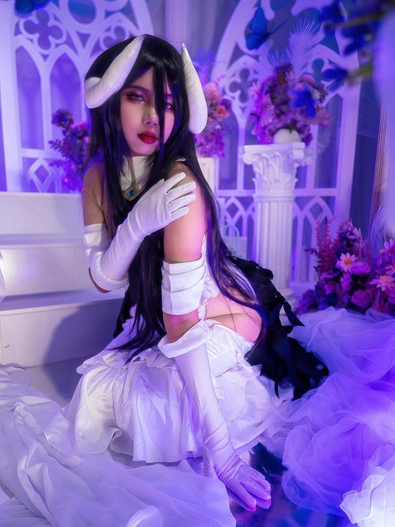 cosplay albedo mọng nước