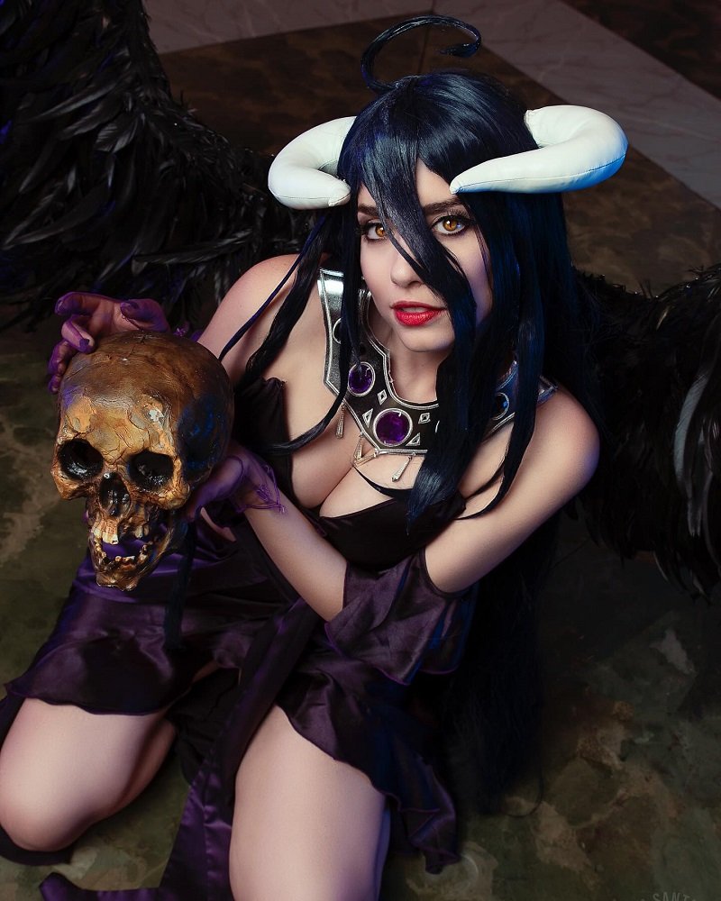 cosplay albedo zú khủng