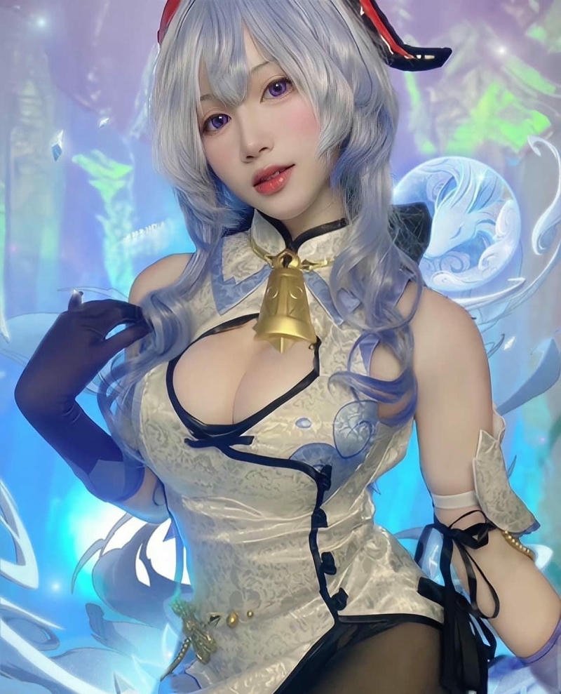 cosplay ganyu khoe ngực khủng