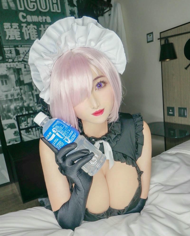 cosplay hầu gái bổ mắt