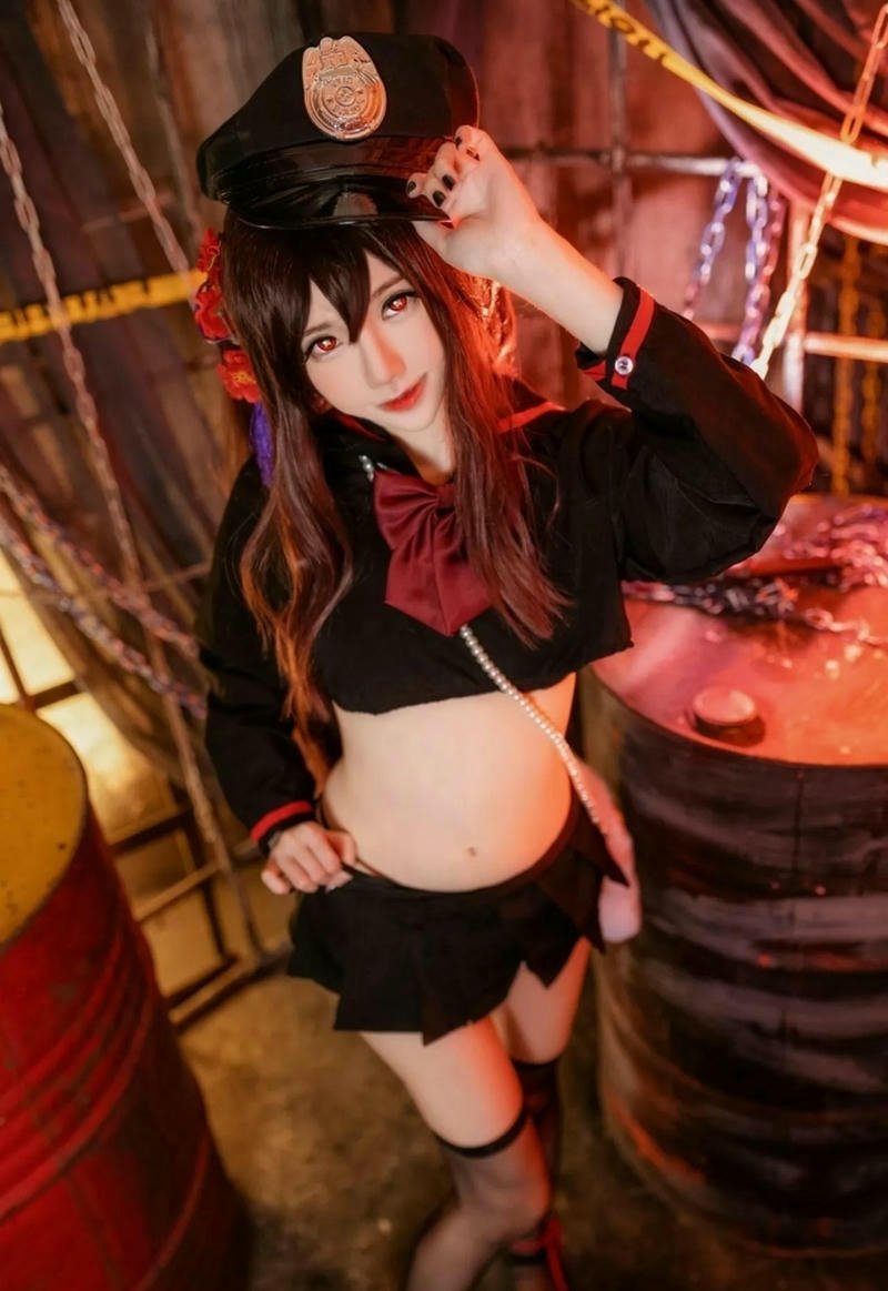 cosplay hutao bán quạt