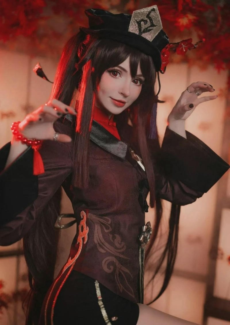 cosplay hutao chào hàng