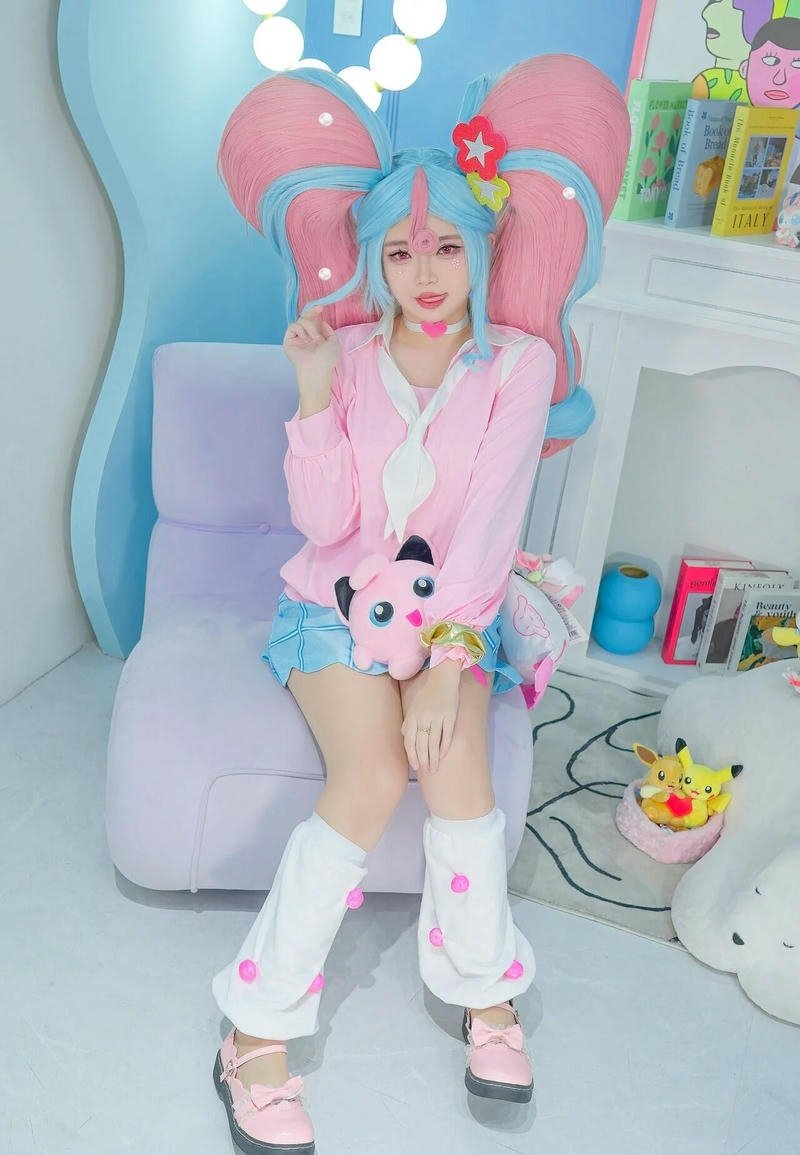 cosplay miku khoe ngực khủng