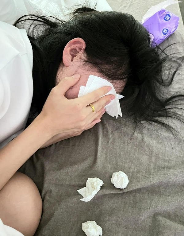 hình ảnh khóc buồn