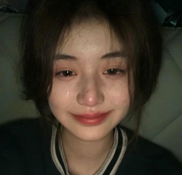 hình ảnh khóc cute