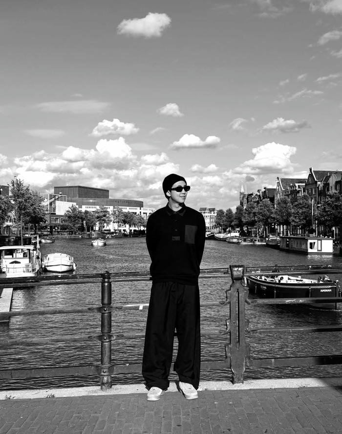 hinh anh rm trang den