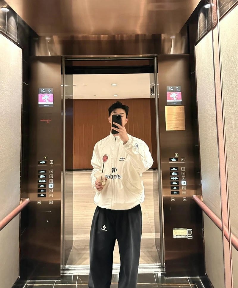 hình ảnh trai đẹp che mặt