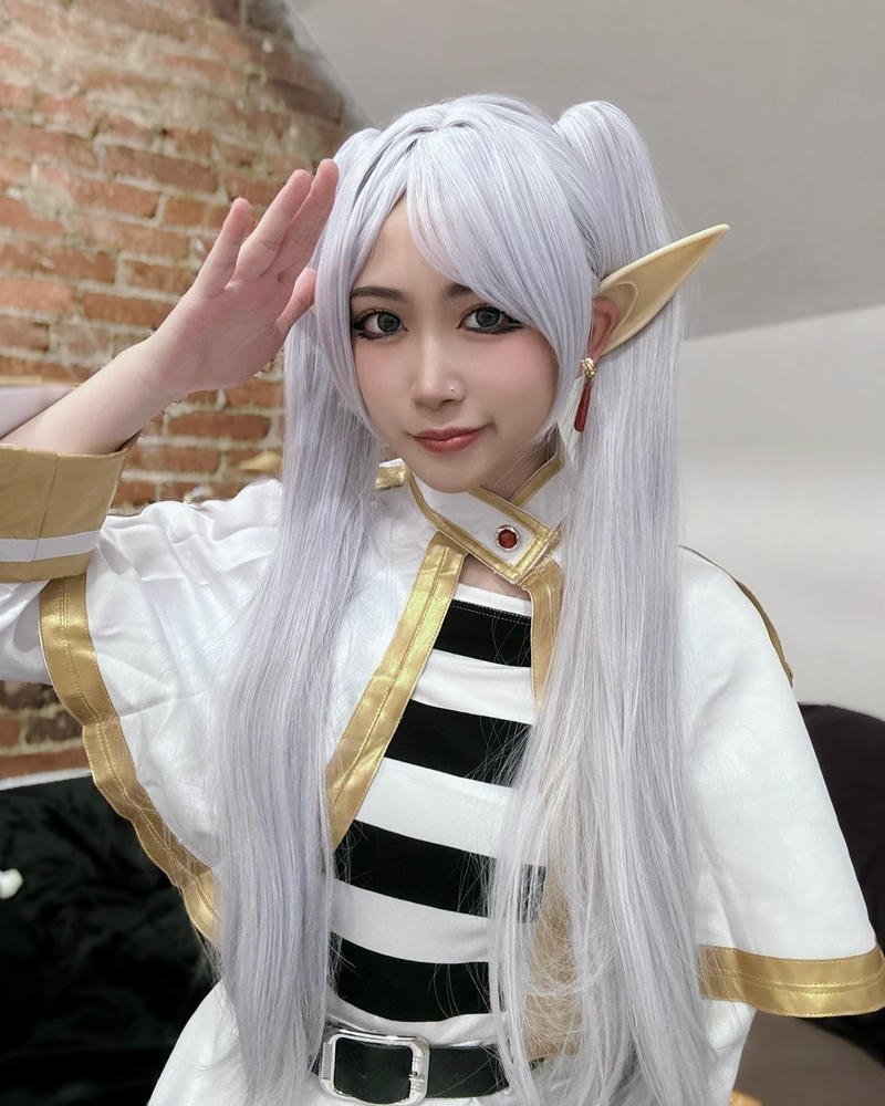 hình cosplay frieren bán quạt