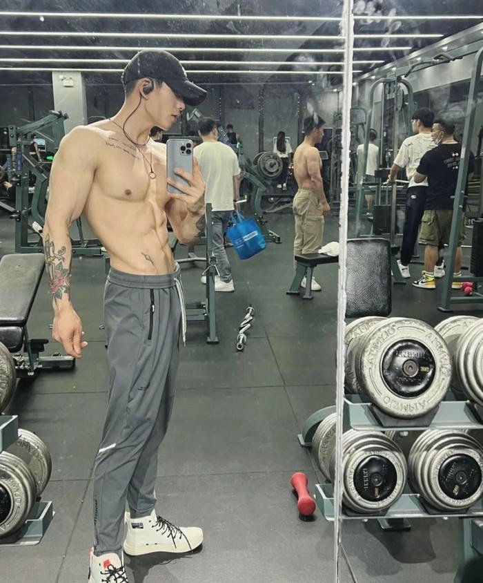 hình trai đẹp 6 múi