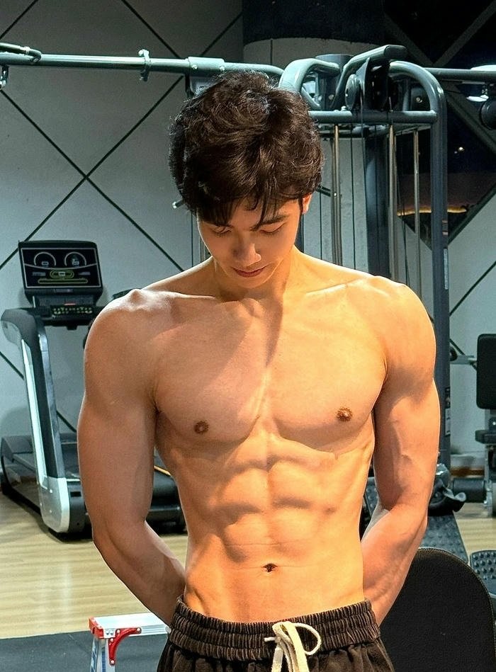 hình trai đẹp sáu múi