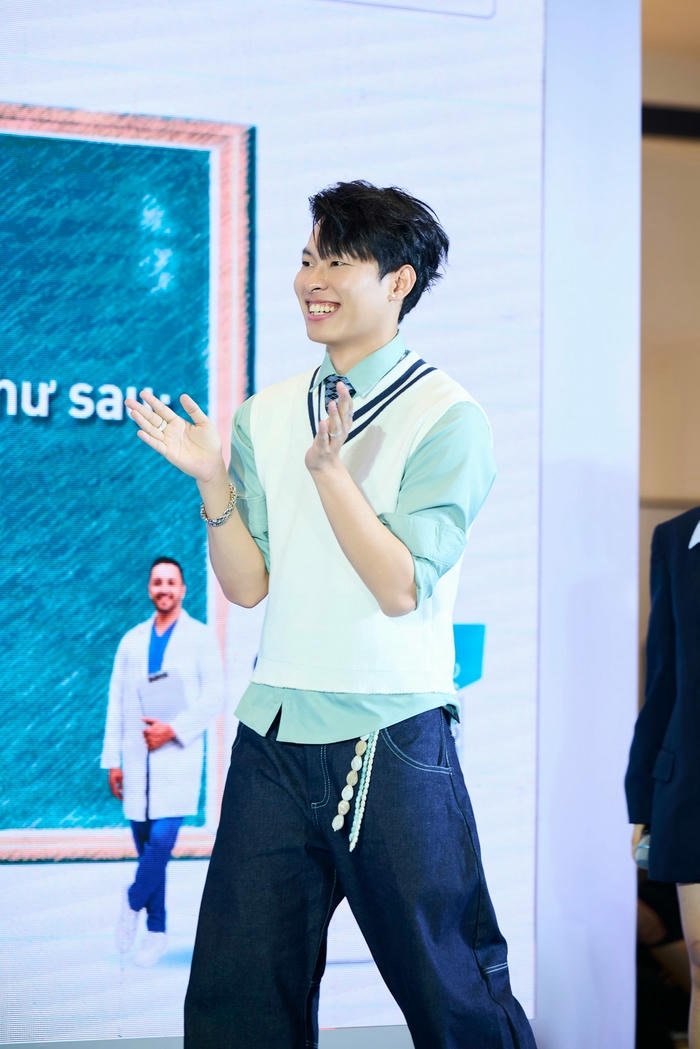 hurrykng cười