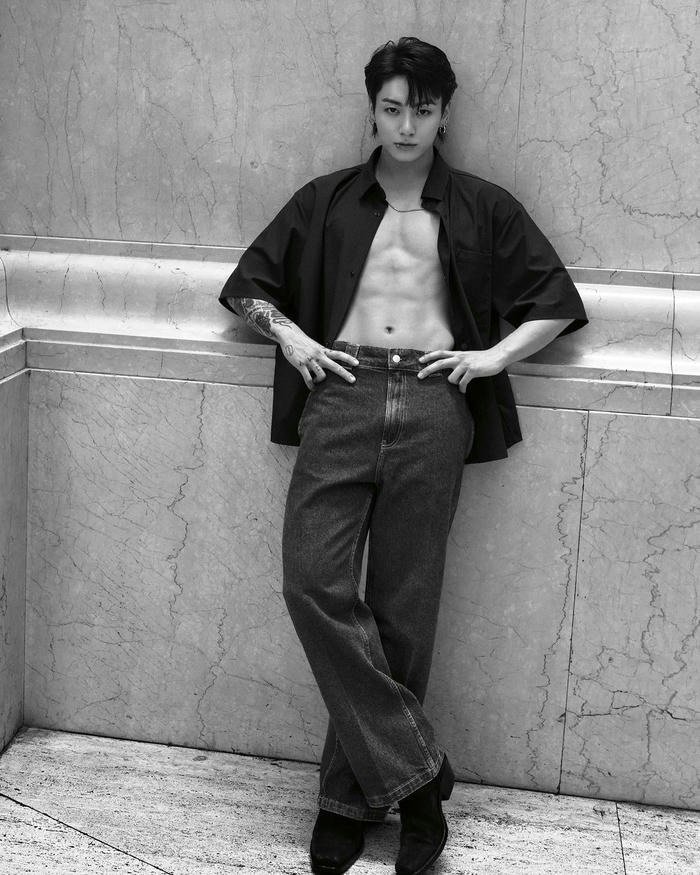 jungkook trắng đen