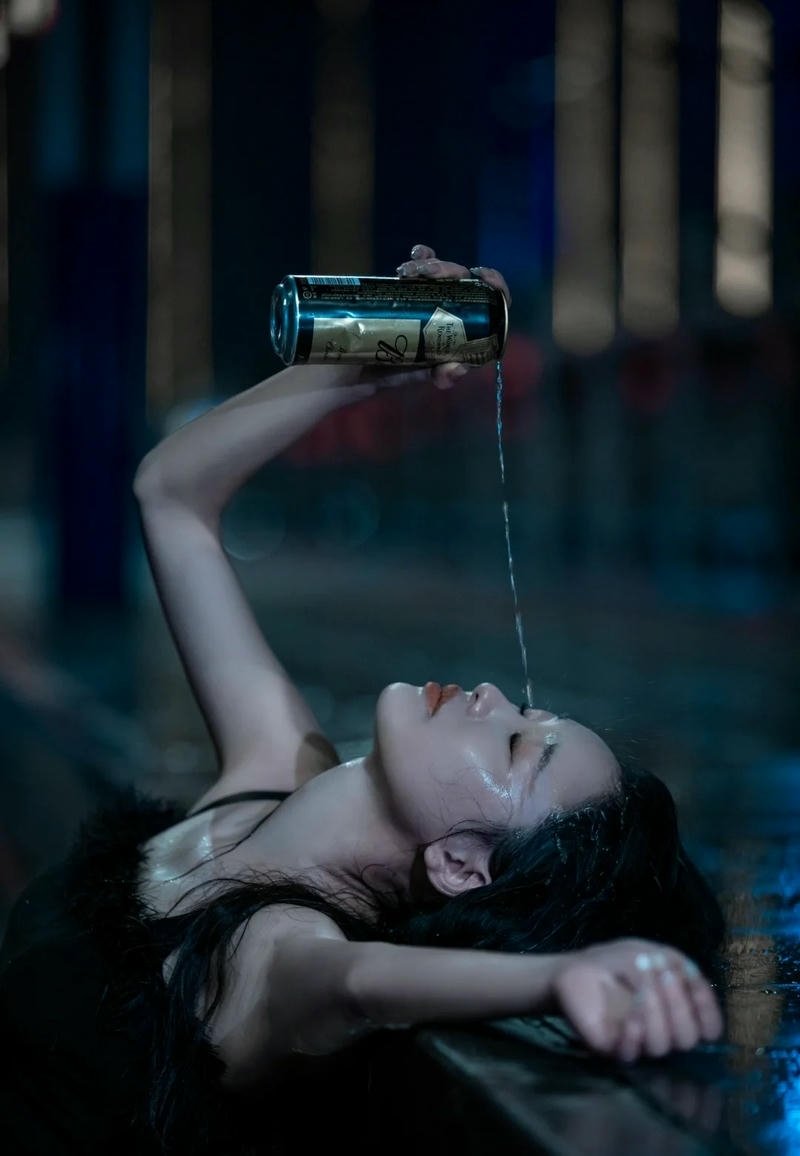 khóc ảnh thất tình