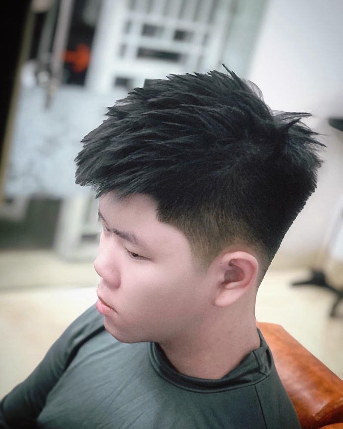 kiểu tóc mohican mái ngắn