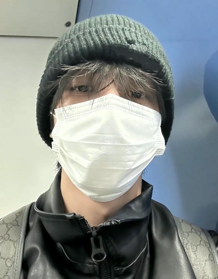 trai trung quốc đeo khẩu trang