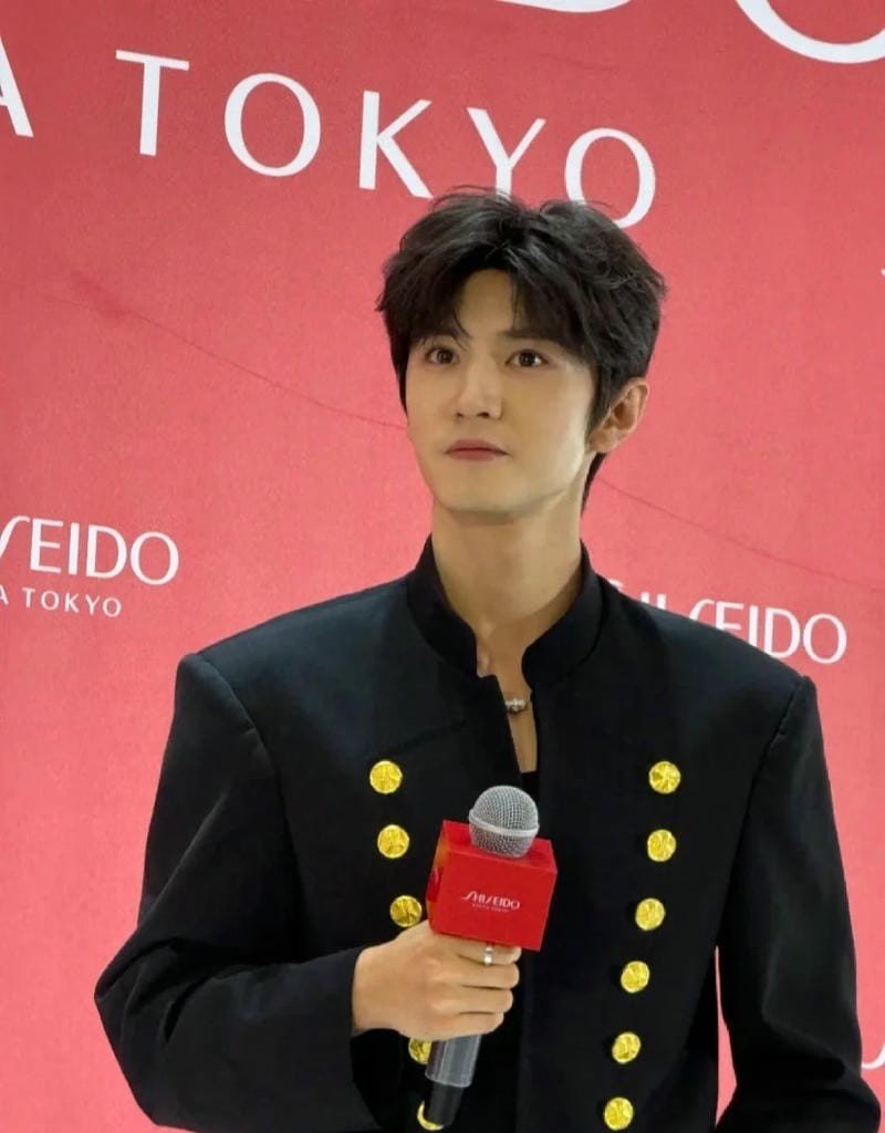 uốn ruffled middle part
